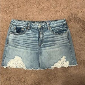 Light wash American Eagle mini skirt